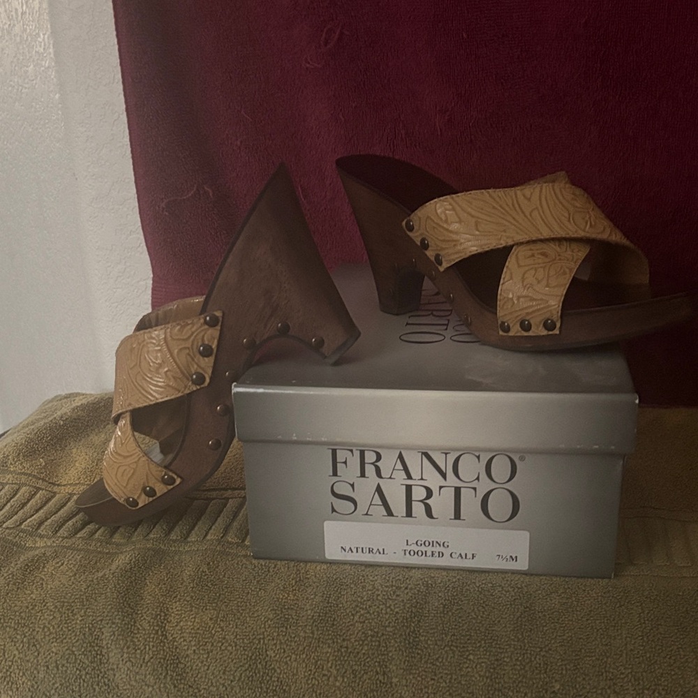 Franco Sarto Embossed Tan Slides - Picture 2 of 6